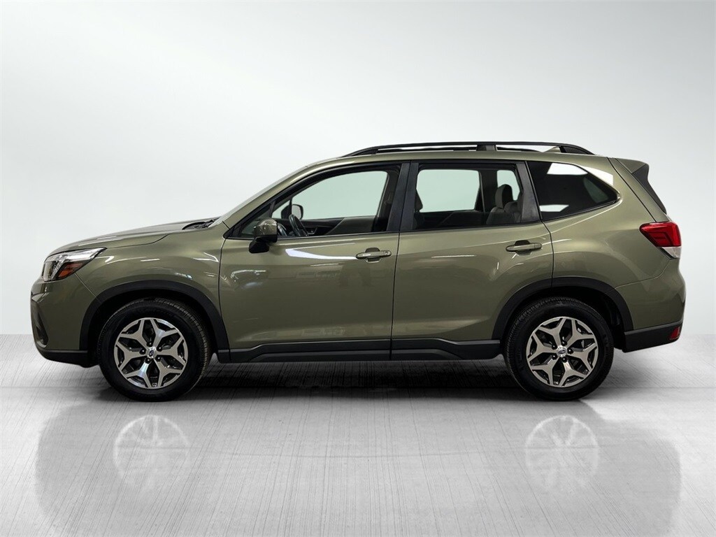 2021 Subaru Forester Premium photo 3
