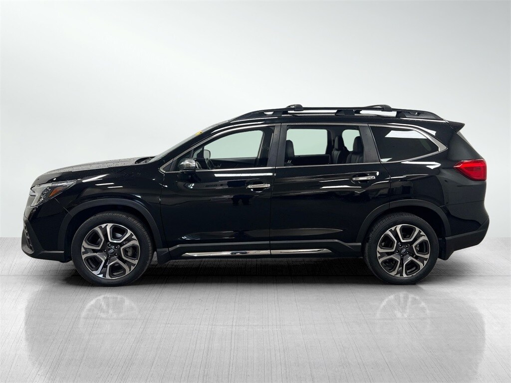 2023 Subaru Ascent Touring photo 3
