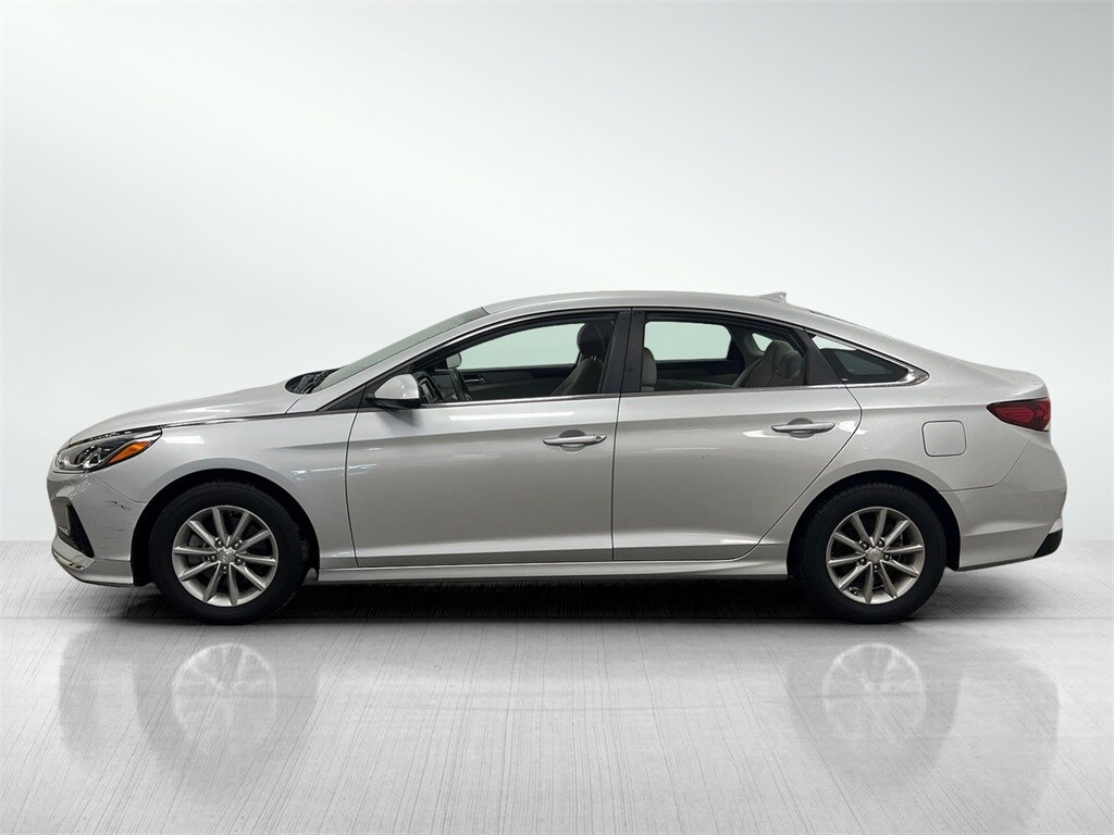 2018 Hyundai Sonata SE photo 2