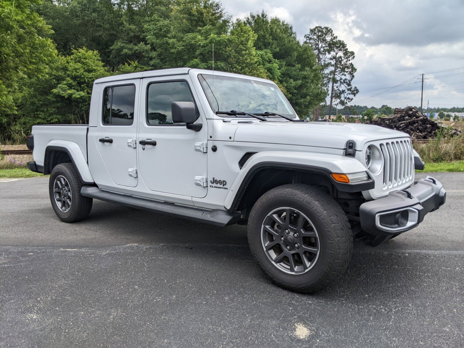 Used 2020 Jeep Gladiator Overland with VIN 1C6HJTFG2LL170229 for sale in Fitzgerald, GA