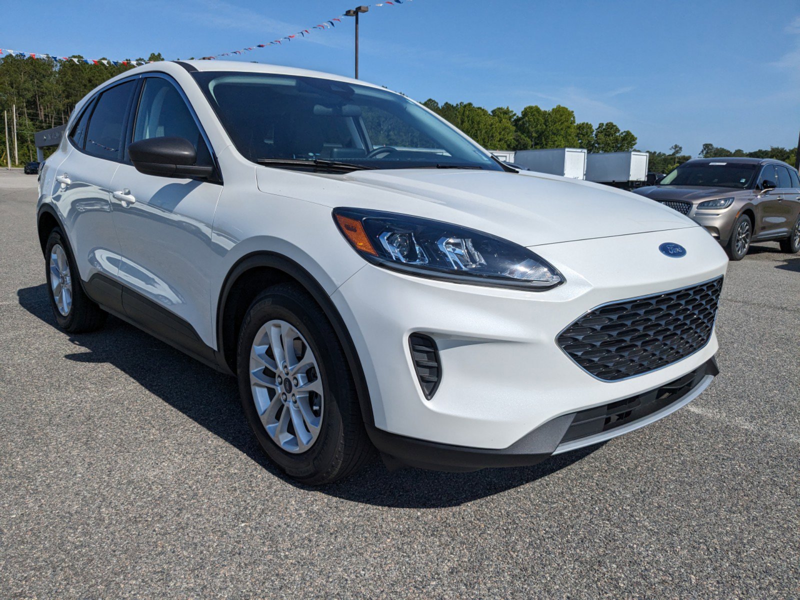 Used 2022 Ford Escape SE with VIN 1FMCU0G6XNUB12702 for sale in Fitzgerald, GA