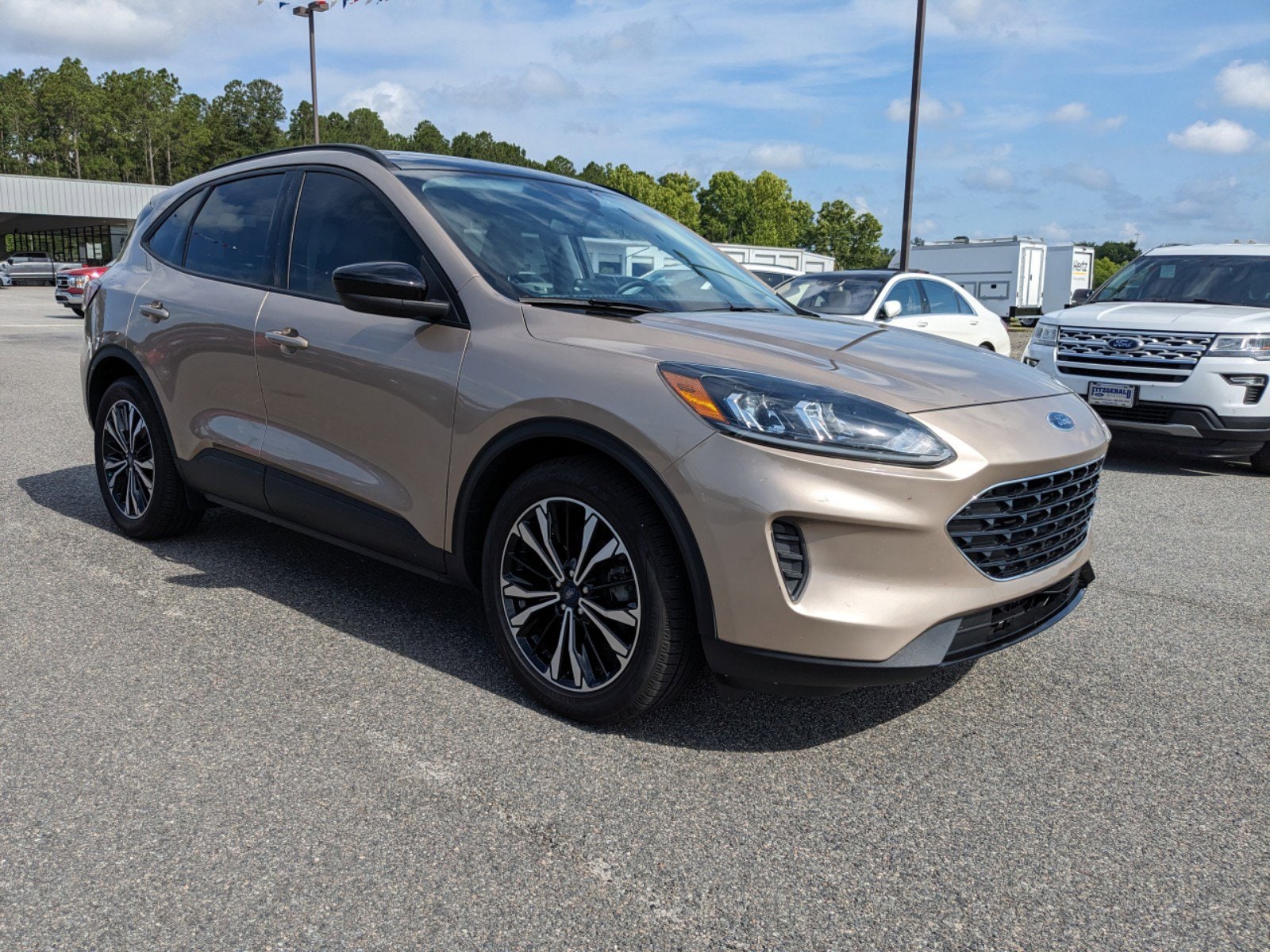 Used 2021 Ford Escape SE with VIN 1FMCU0G64MUB17179 for sale in Fitzgerald, GA