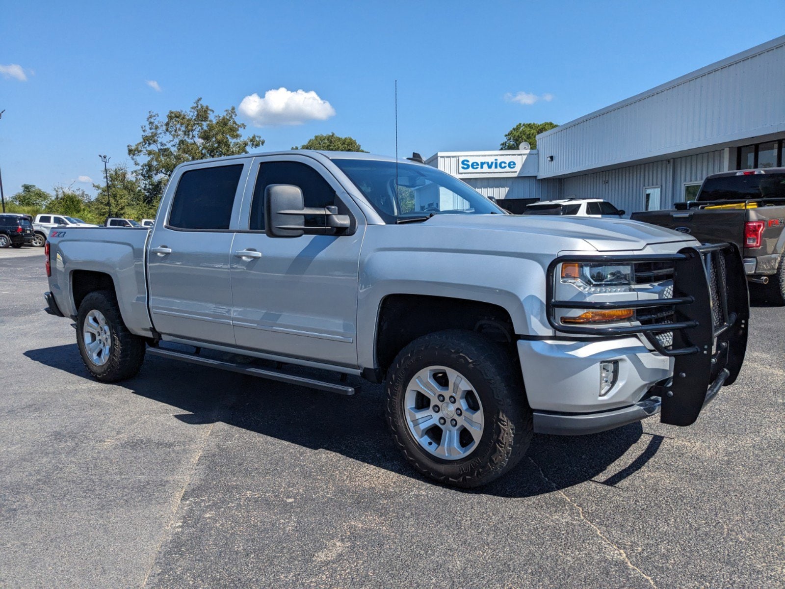 Used 2018 Chevrolet Silverado 1500 LT Z71 with VIN 3GCUKREC9JG267105 for sale in Fitzgerald, GA