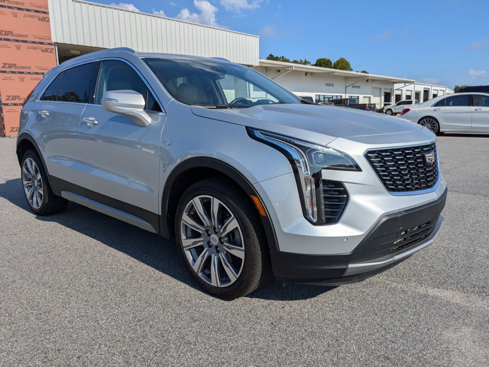 Used 2021 Cadillac XT4 Premium Luxury with VIN 1GYFZCR44MF015055 for sale in Fitzgerald, GA