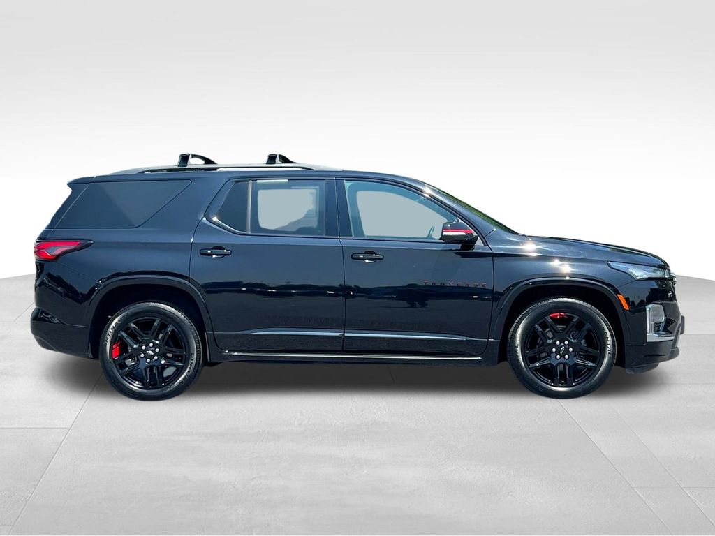 2024 Chevrolet Traverse Premier photo 2