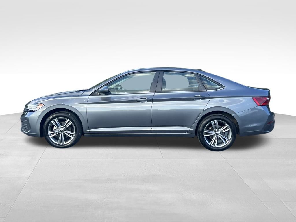 2024 Volkswagen Jetta SE photo 4