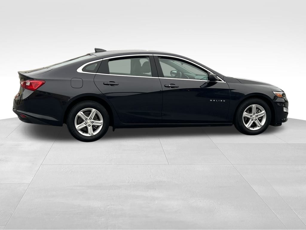 2023 Chevrolet Malibu LS photo 2