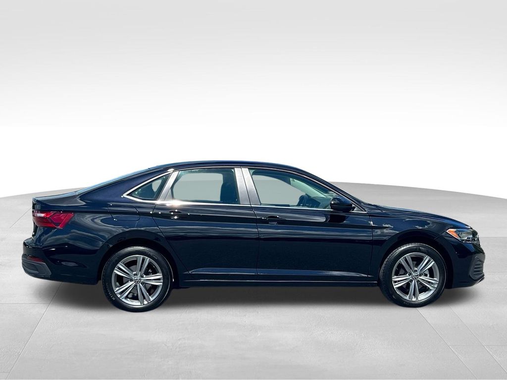2024 Volkswagen Jetta 1.5T SE photo 3