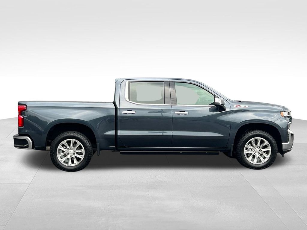 2021 Chevrolet Silverado 1500 LTZ photo 3