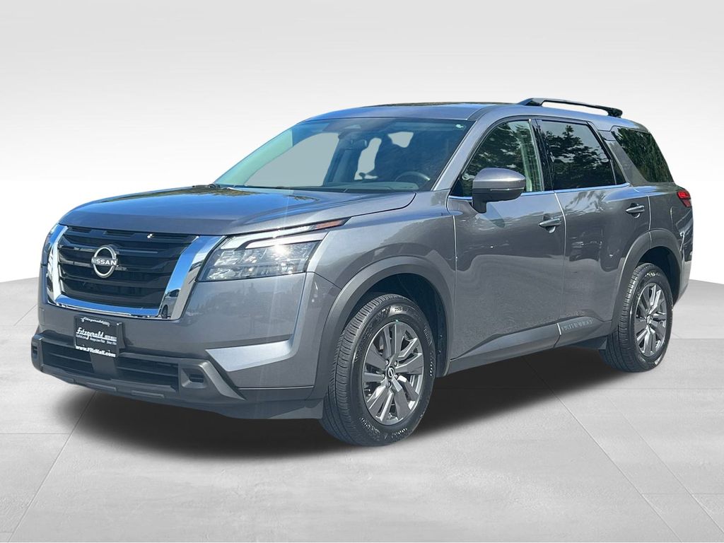 2025 Nissan Pathfinder SV photo 2