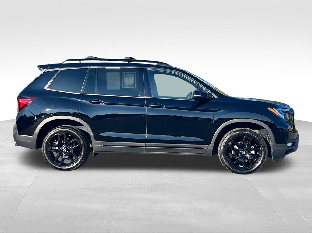 2025 Honda Passport Black Edition photo 3