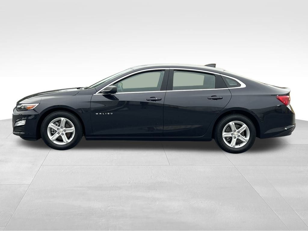 2023 Chevrolet Malibu LS photo 3