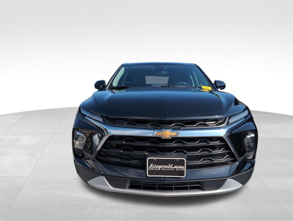 2024 Chevrolet Blazer 2LT photo 2