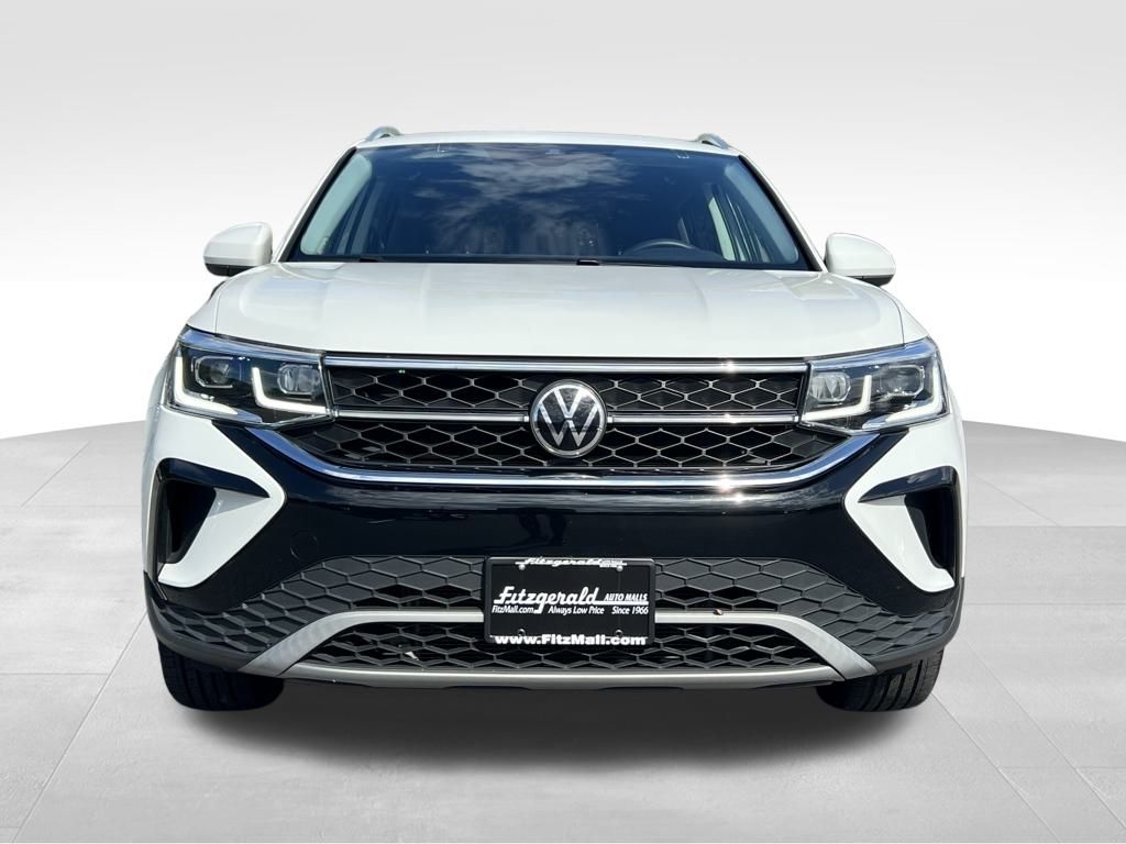 2022 Volkswagen Taos SEL photo 4