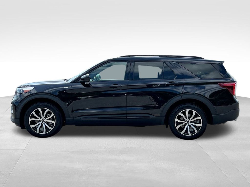 2023 Ford Explorer ST-Line photo 2