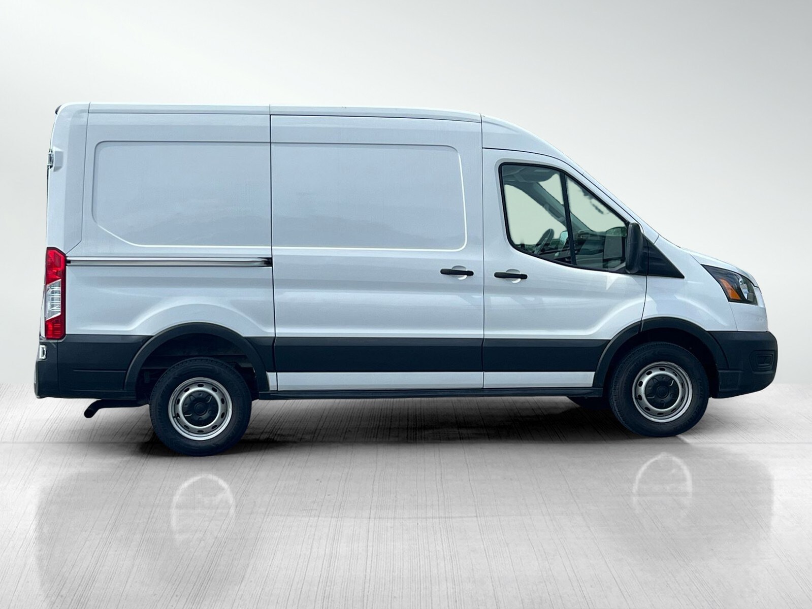 2020 Ford Transit Cargo Van photo 3