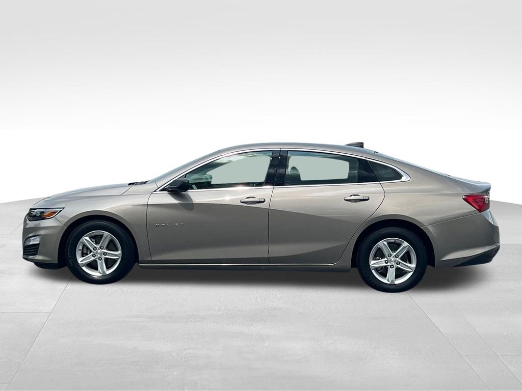 2023 Chevrolet Malibu LS photo 4