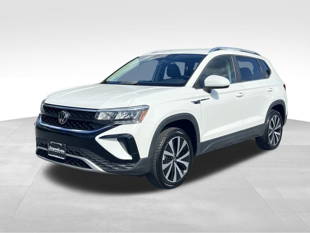 2024 Volkswagen Taos SE photo 2