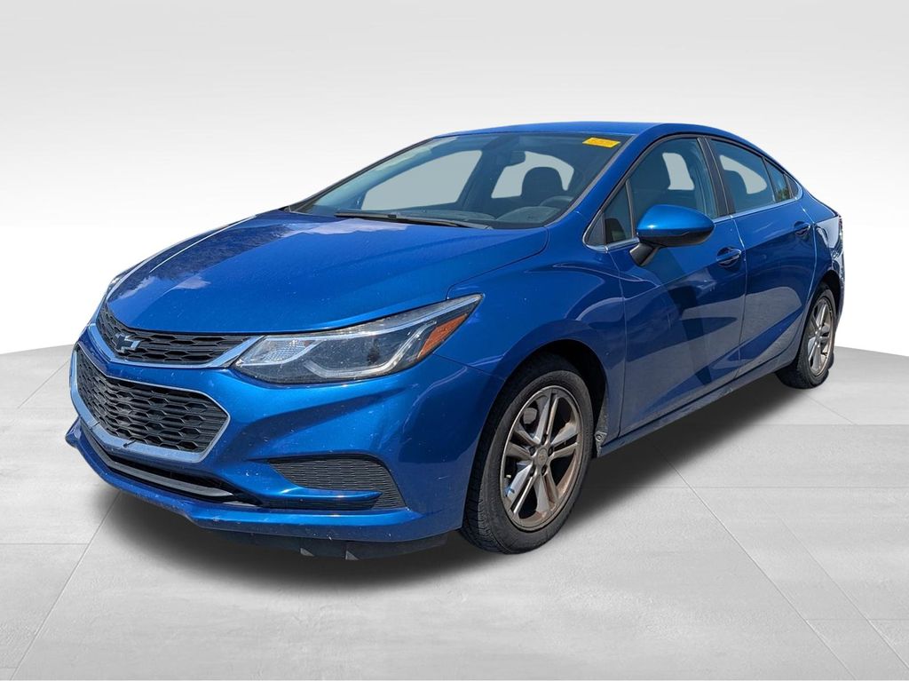 2018 Chevrolet Cruze LT photo 3