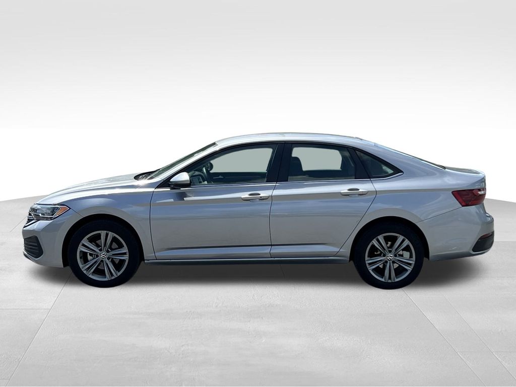 2024 Volkswagen Jetta SE photo 3
