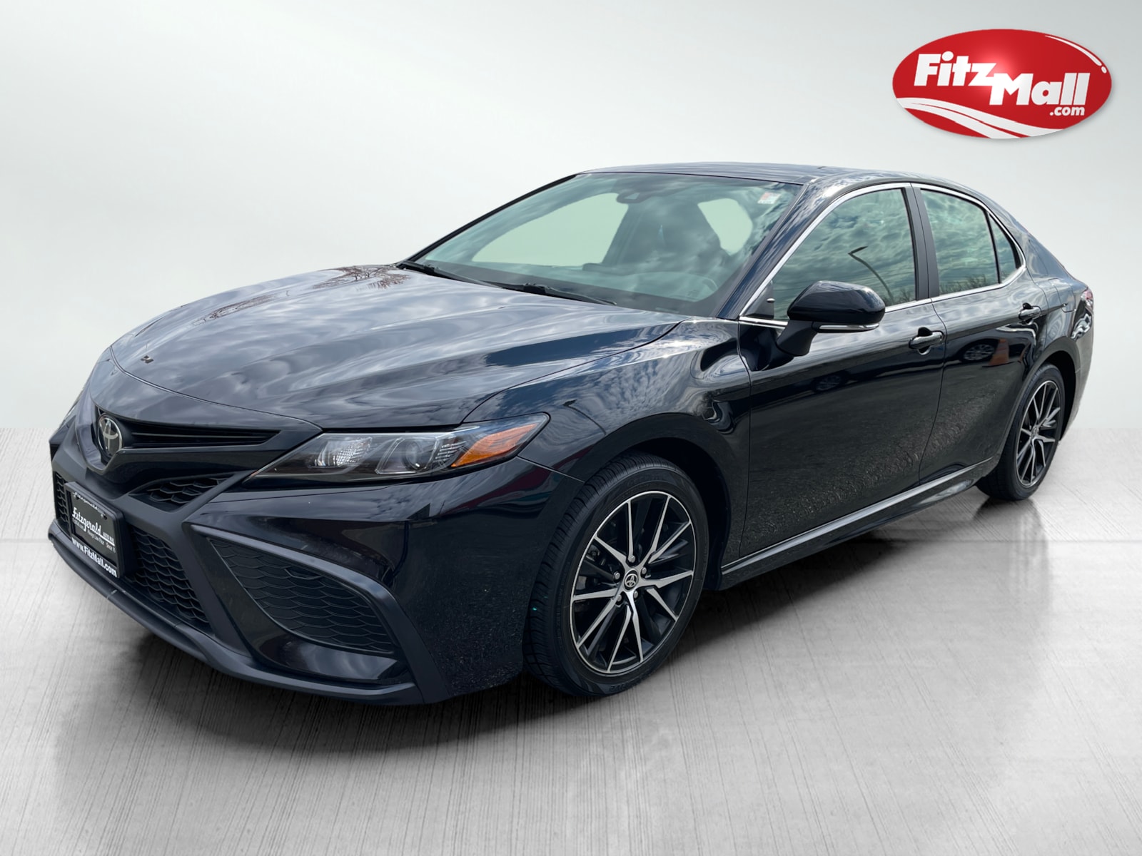 2024 Toyota Camry SE photo 2