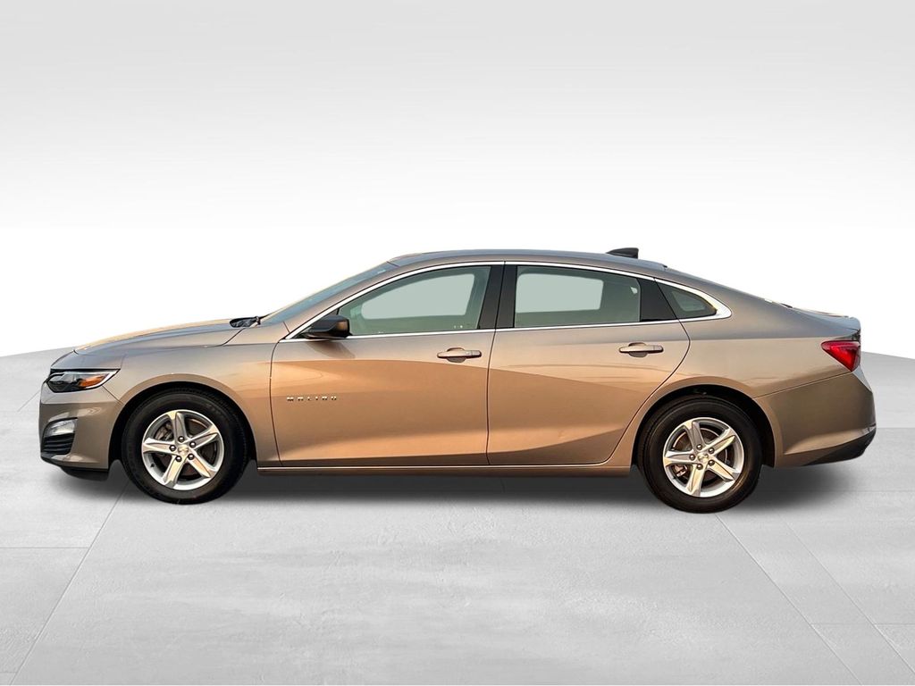 2023 Chevrolet Malibu LS photo 4