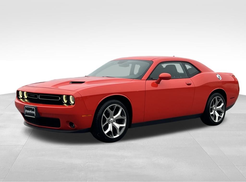 2016 Dodge Challenger SXT Plus photo 2