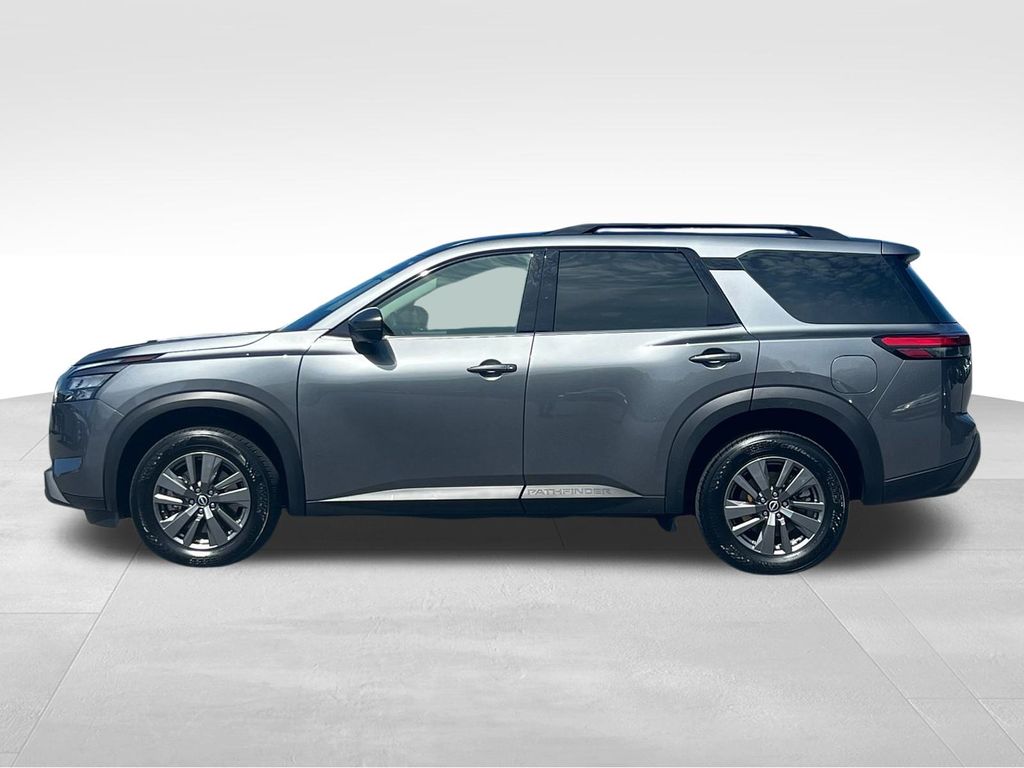 2025 Nissan Pathfinder SV photo 4
