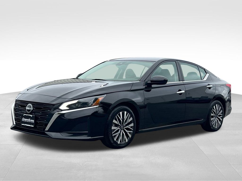 2023 Nissan Altima 2.5 SV photo 2