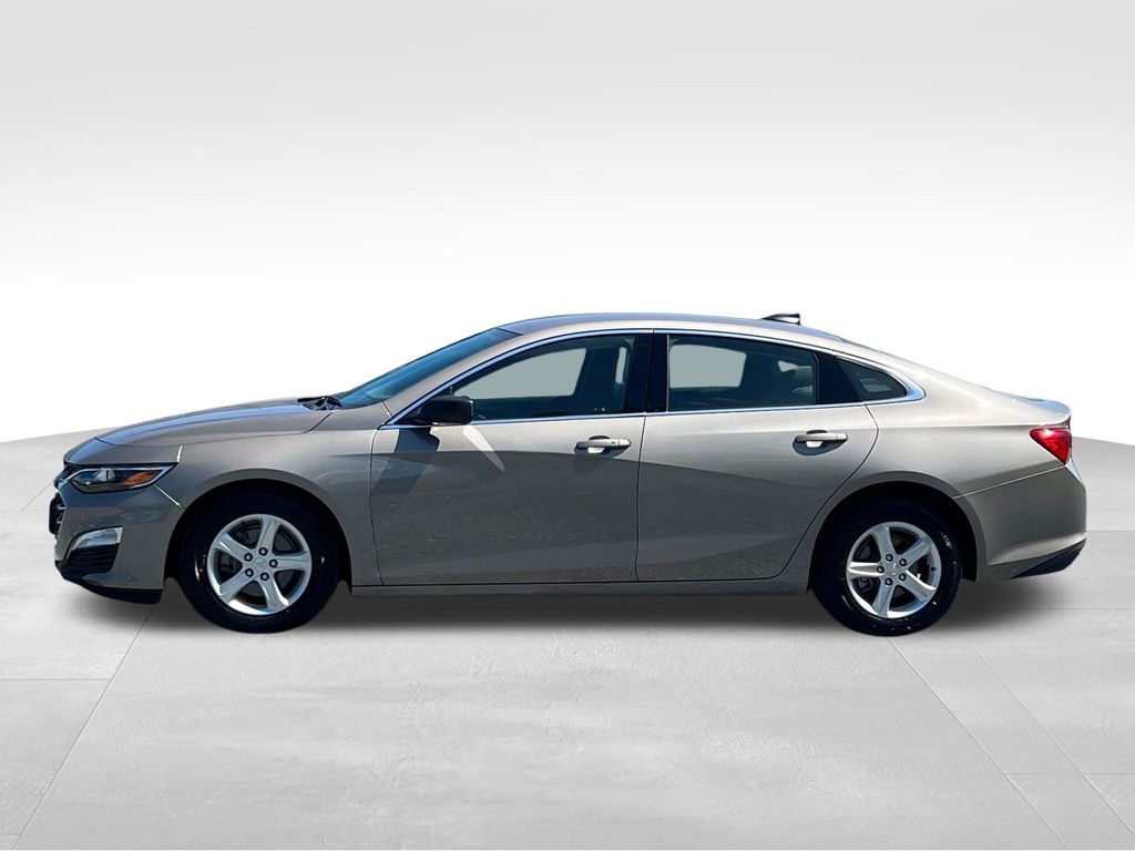 2023 Chevrolet Malibu LS photo 4
