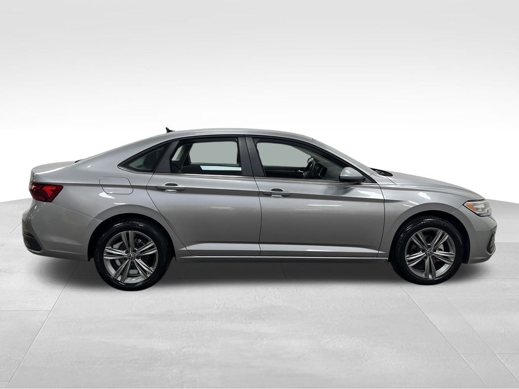 Used 2024 Volkswagen Jetta 1.5T SE Sedan