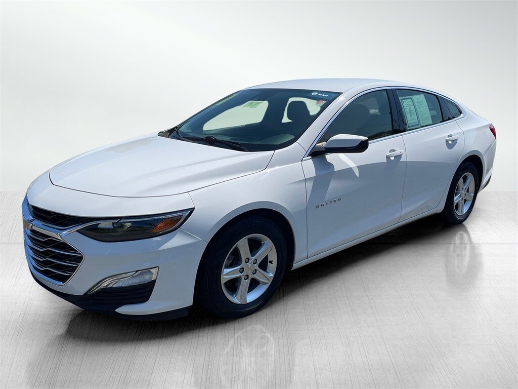 2023 Chevrolet Malibu LS photo 2