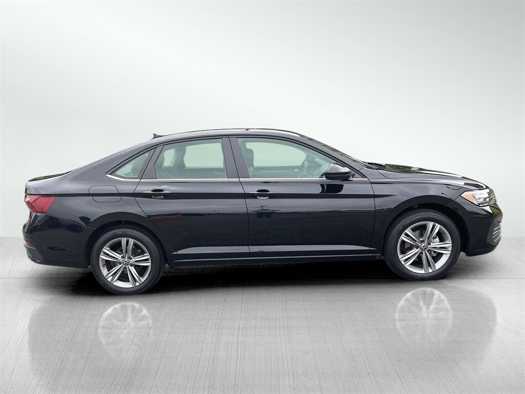 2024 Volkswagen Jetta 1.5T SE photo 3