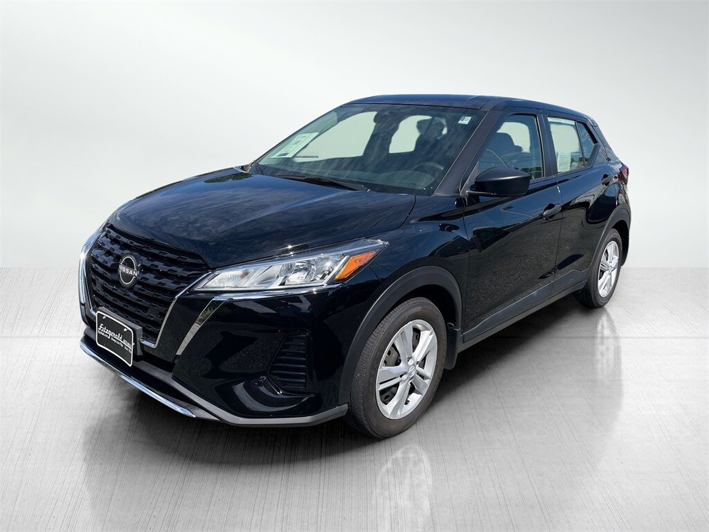 2024 Nissan Kicks S photo 2