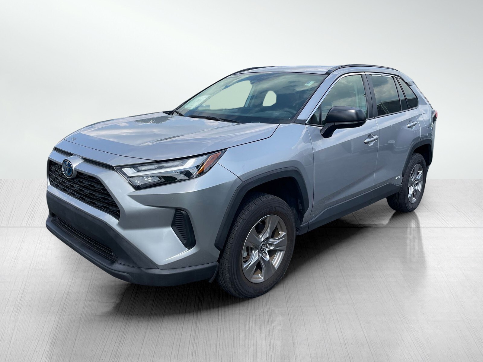 2024 Toyota RAV4 Hybrid LE photo 2