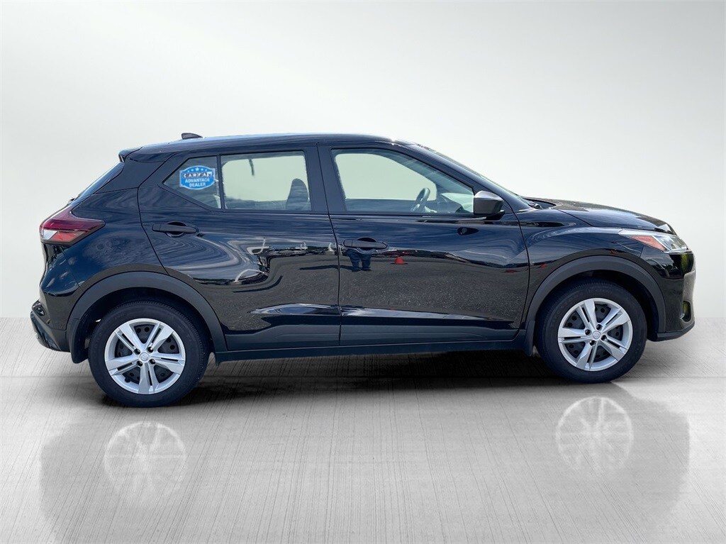 2024 Nissan Kicks S photo 3