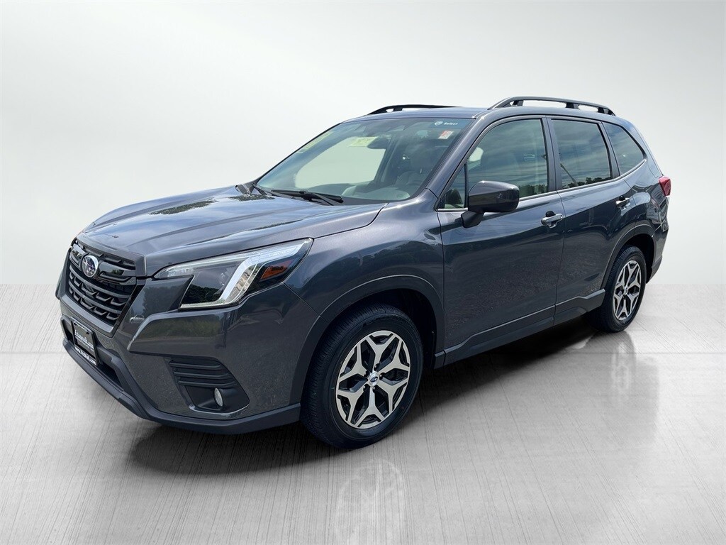 2022 Subaru Forester Premium photo 2