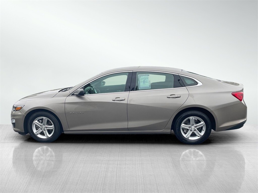 2023 Chevrolet Malibu photo 4