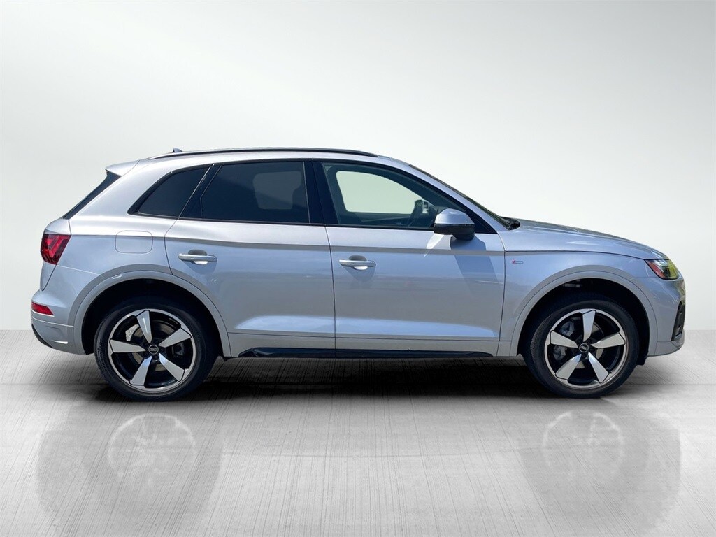 2022 Audi Q5 45 S line Premium Plus photo 3