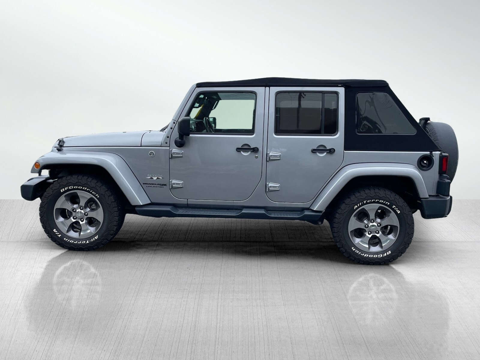 2018 Jeep Wrangler Unlimited Sahara photo 4