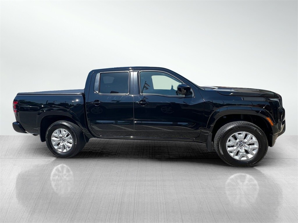 2023 Nissan Frontier SV photo 2