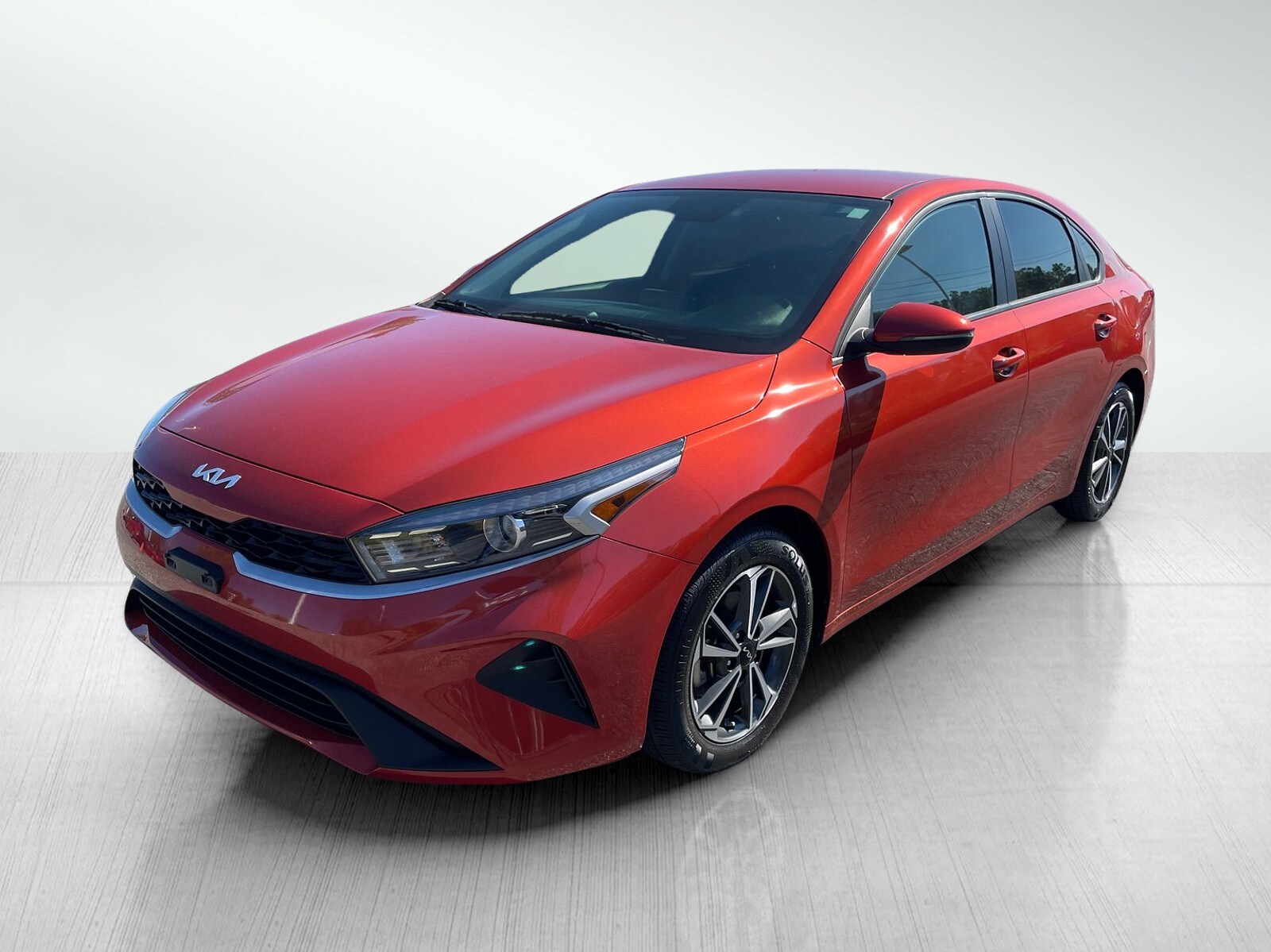 2023 Kia Forte LXS photo 2