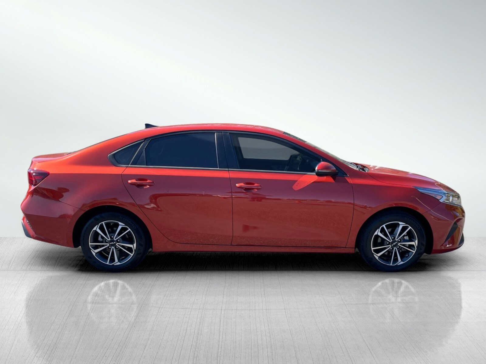 2023 Kia Forte LXS photo 3
