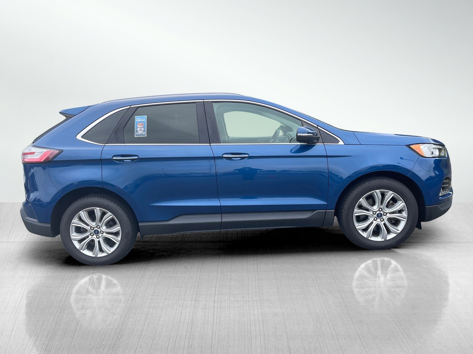 2020 Ford Edge Titanium photo 3