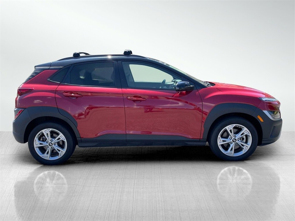 2022 Hyundai Kona SEL photo 3