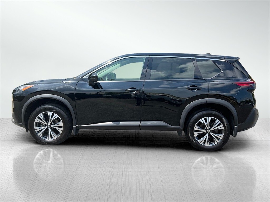 2021 Nissan Rogue SV photo 3