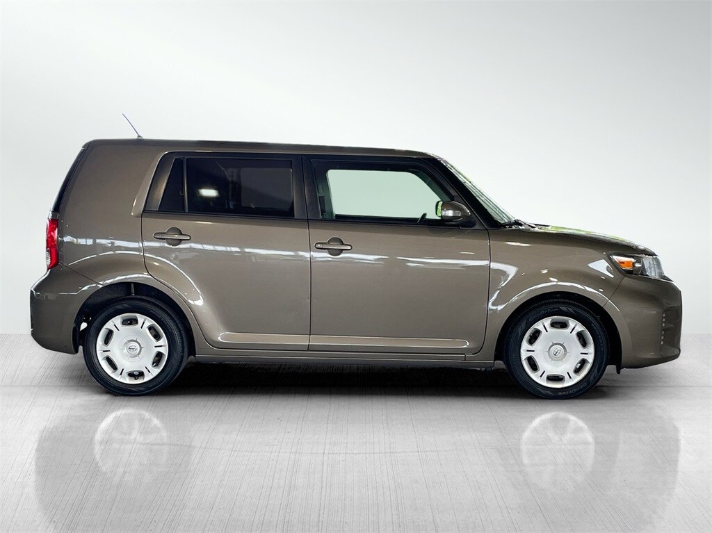 2014 Scion xB Base photo 4