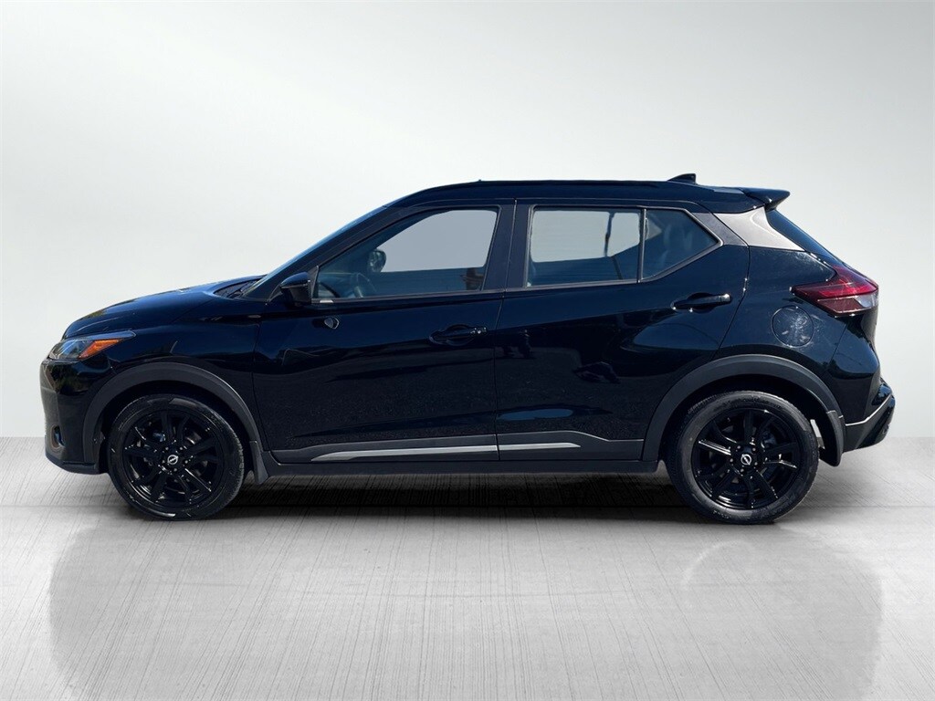 2023 Nissan Kicks SR photo 4