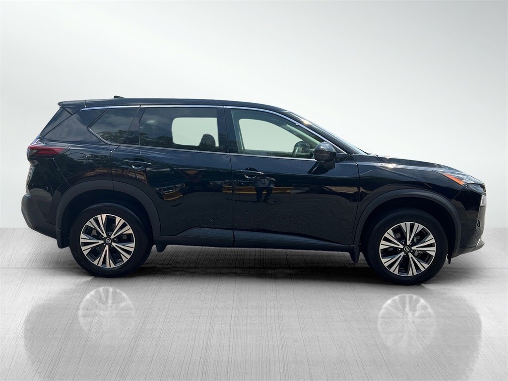 2021 Nissan Rogue SV photo 4