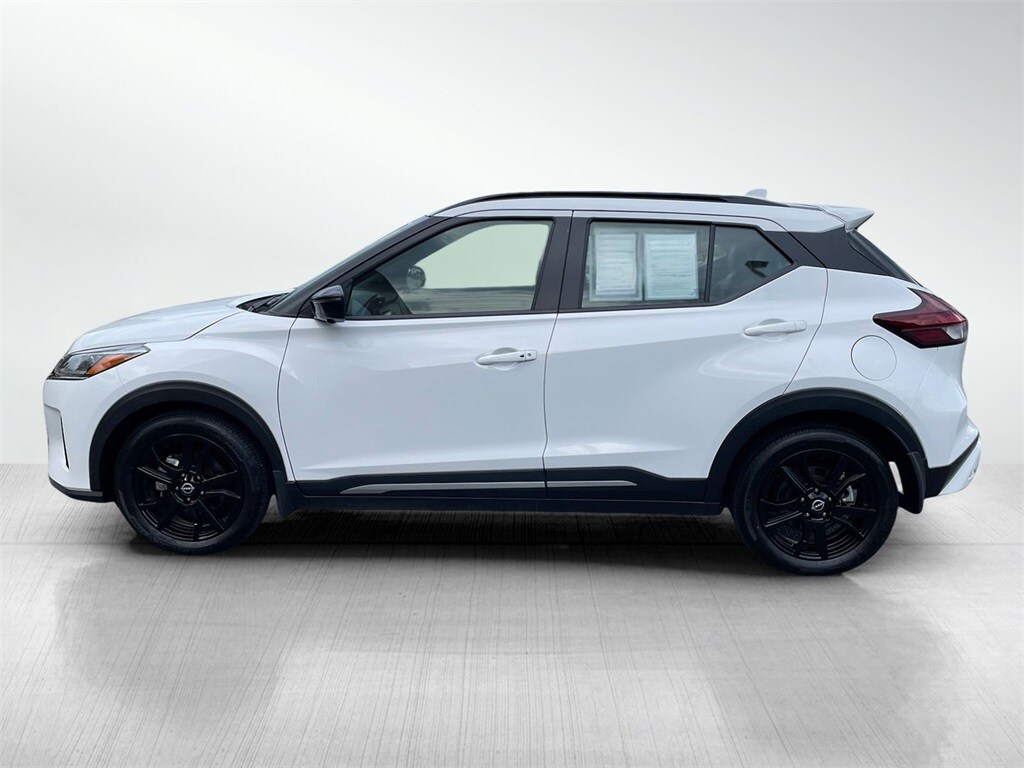 2024 Nissan Kicks SR photo 3